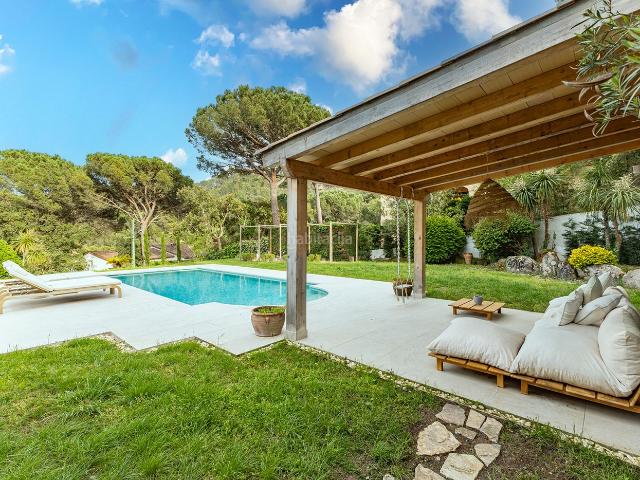 Chalet en venta en Santa Cristina d´Aro, Golf Costa Brava. Magnífica casa reformada integralmente en Santa Maria de Solius, Girona. Chalets Santa Cristina.