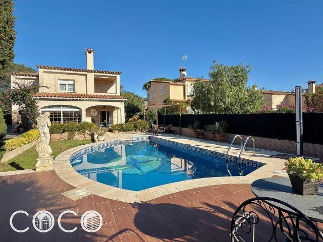 Chalet en venta en Santa Cristina d´Aro, de 190 m² 5 habitaciones por 695.000 €
