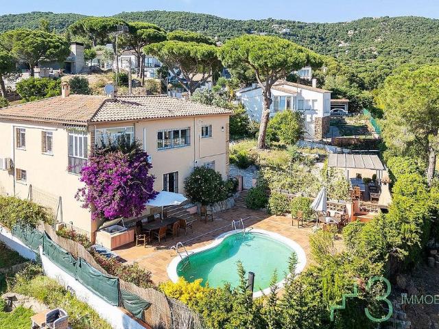 Chalet en venta en Santa Cristina d´Aro, de 202 m² 5 habitaciones por 569.000