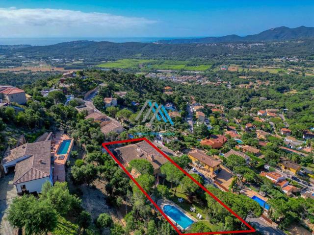 Chalet en venta en Santa Cristina d´Aro, Santa Cristina Poble. Santa Cristina DaroChalet. Chalets Santa Cristina.