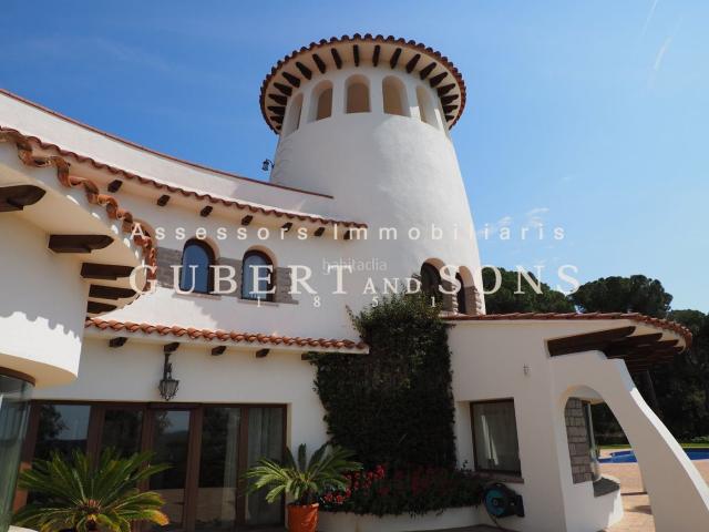 Chalet en venta en Santa Cristina d´Aro, Santa Cristina Poble. Villa de alto standing en venta en Santa Cristina dAro. Chalets Santa Cristina.
