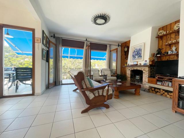 Chalet en venta en Santa Cristina d´Aro, Rosamar. Chalet con vistas a la montaña. Chalets Santa Cristina.