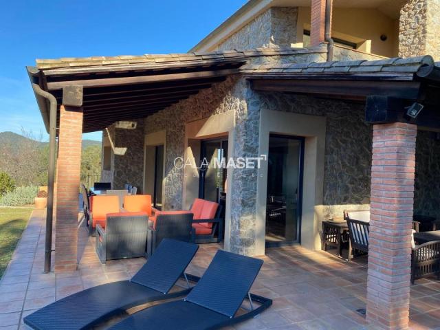 Chalet en venta en Santa Cristina d´Aro, Urbanitzacions del Nord. Maravillosa villa con vistas panorámicas en Romanya de la Selva!. Chalets Santa Cristina.