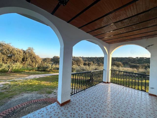 Chalet en venta en Santa Amalia. VENTA DE CHALET SANTA AMALIA. Chalets Santa.