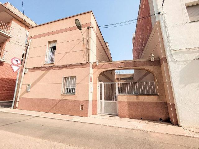 Chalet en venta en Santa Bàrbara, de 130 m² 5 habitaciones por 192.000