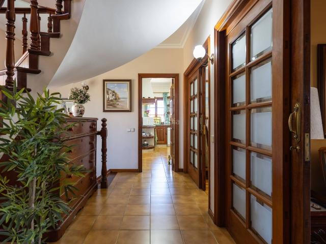Chalet en venta en Santa Brígida, Los Alvarados Fuente los Berros Bandama. Exclusivo chalet independiente en la prestigiosa urbanización privada El Arco, en Santa Brígida. Chalets Santa.