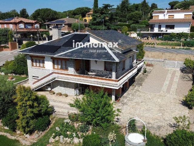 Chalet en venta en Santa Eulàlia de Ronçana. En SANTA EULÀLIA DE RONÇANA se vende espectacular chalet independiente. Chalets Santa Eulàlia de.