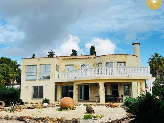 Chalet en venta en Santa Eulalia / Santa Eularia, Ibiza