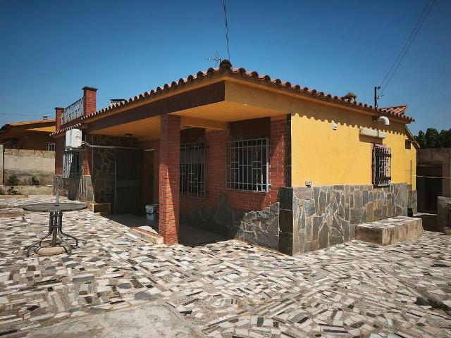 Chalet en venta en Santa Oliva, de 142 m² 3 habitaciones por 210.000