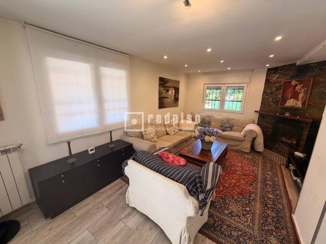 Chalet en venta en Santa María de la Alameda. CHALET INDEPENDIENTE EN LAS HERRERAS SANTA MARIA DE LA ALAMEDA. Chalets Santa María de la.