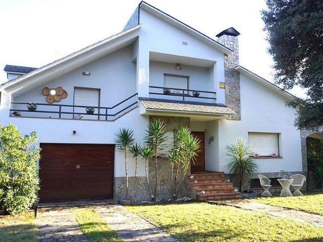 Chalet en venta en calle Matagalls, Santa Maria de Palautordera, de 280 m² 5 habitaciones por 620.000