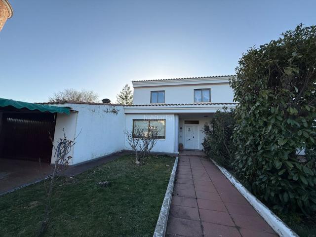 Chalet en venta en Santa Marta de Tormes. Chalets Santa Marta de.