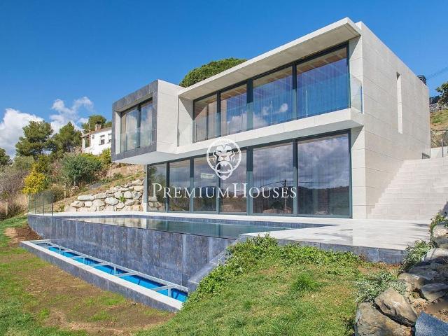 Chalet en venta en Santa Susanna, de 477 m² 5 habitaciones por 750.000