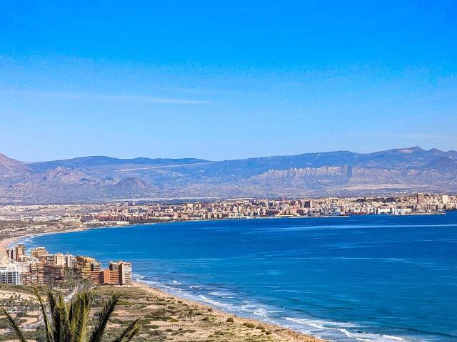 Chalet en venta en Santa Pola Alicante