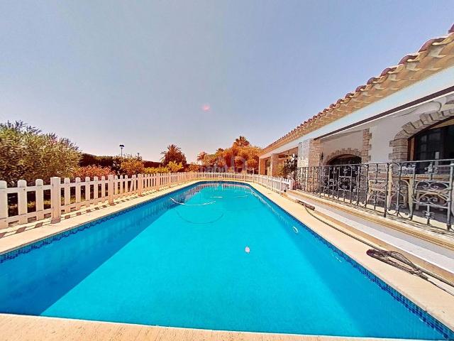 Chalet en venta en Santa Pola, Calas Santa Pola Este. Chalets Santa.