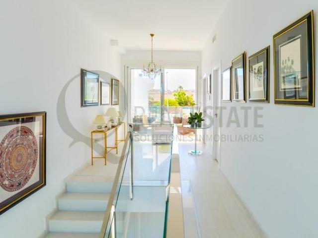 Chalet en venta en Santa Pola, Monte y Mar. VILLAS EXCLUSIVAS EN GRAN ALACANT LUJO, DISEÑO Y CONFORT EN UN SOLO LUGAR. Chalets Santa.