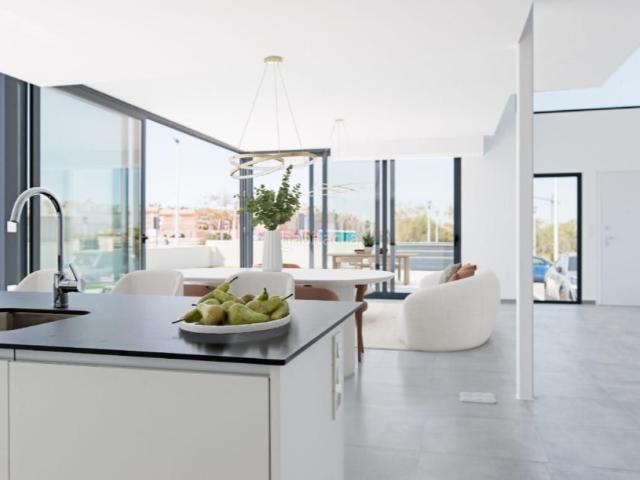 Chalet en venta en Santa Pola, Monte Faro Altomar II. Villa de 4 dormitorios y 3 baños con piscina y garaje en Gran Alacant. Chalets Santa.