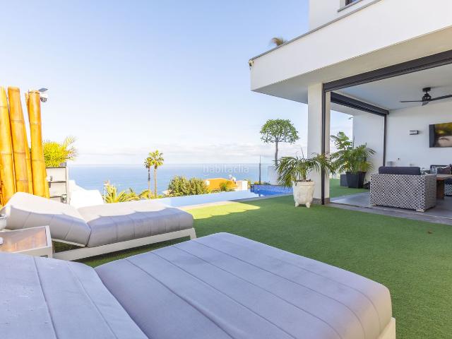Chalet en venta en Santa Úrsula, Cuesta de la Villa. VILLA CON VISTAS AL MAR UNA PARCELA ADICIONAL CON PROYECTO. Chalets Santa.