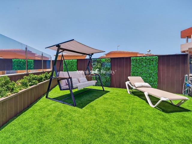 Chalet en venta en Santiago del Teide, Puerto de Santiago. EXCLUSIVA VILLA INDEPENDIENTE CON PISCINA PRIVADA, GRAN GARAJE Y TOTAL PRIVACIDAD EN TENERIFE. Chalets Santiago del.
