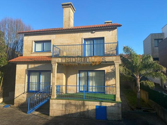 Chalet en venta en Sanxenxo, Vilalonga. Chalets.