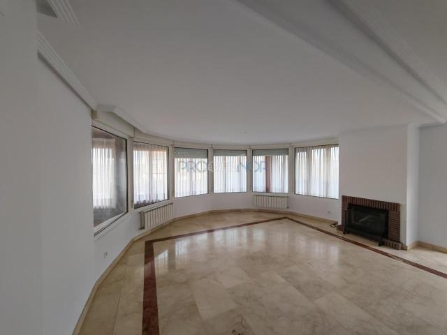 Chalet en venta en Sariegos. Chalets.