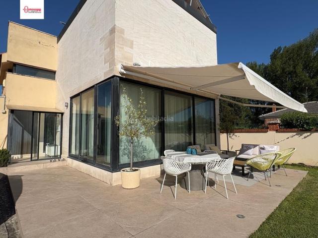 Chalet en venta en Sarracín. Estupenda Vivienda Unifamiliar en Sarracín a un Precio Inmejorable. Chalets.