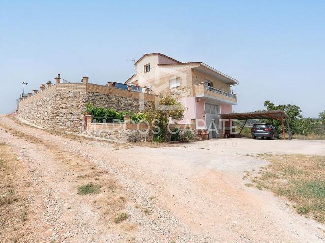 Chalet en venta en Sarral, de 210 m² 3 habitaciones por 230.000