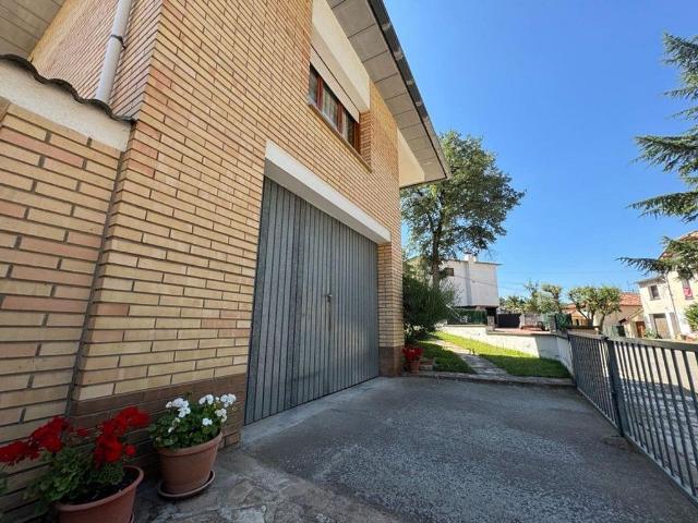 Chalet en venta en Seva, de 143 m² 3 habitaciones por 355.000