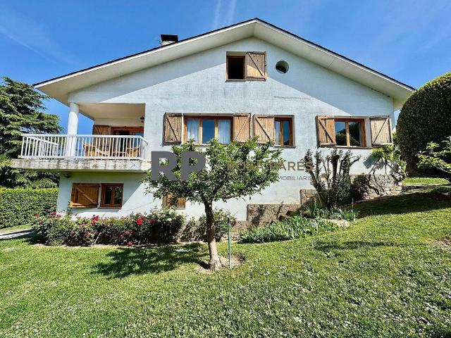 Chalet en venta en Seva, de 220 m² 4 habitaciones por 400.000