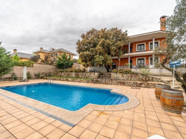 Chalet en venta en Sevilla La Nueva, Los cortijos 1