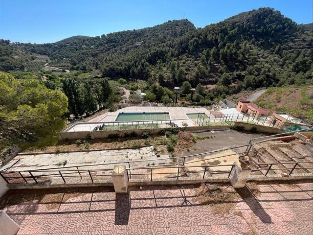 Chalet en venta en Segart. Casa en venta en Segart naturaleza, tranquilidad y vistas impresionantes. Chalets.