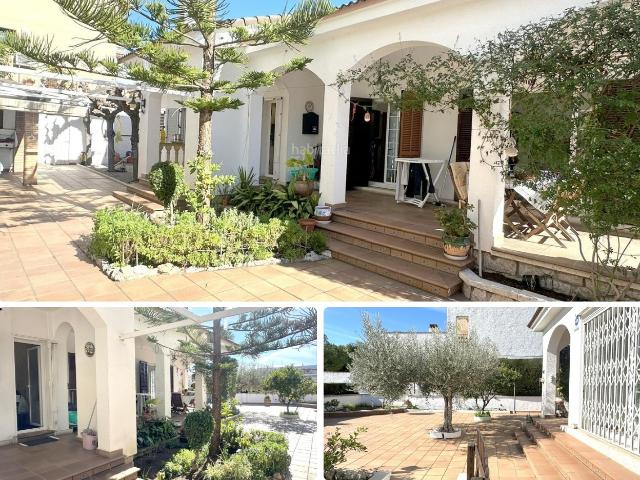 Chalet en venta en Segur de Calafell, Segur de Calafell Nucli Urbà Costa Dorada. CASA UNIFAMILIAR EN UNA SOLA PLANTA, MUY SOLEADA Y A 300M DEL PASEO MARÍTIMO CON GARAJE Y ZONA DE BARBACOA!. Chalets.