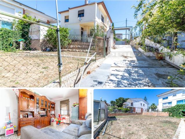 Chalet en venta en Segur de Calafell, Segur de Calafell Nucli Urbà Costa Dorada. CHALET EN SEGUR DE CALAFELL CON GRAN JARDÍN. Chalets Segur de.