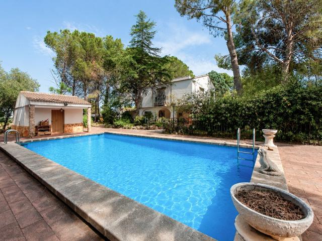 Chalet en venta en Serra. Chalets.