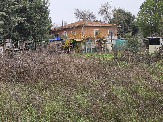 Chalet en venta en Serracines. Chalet con infraestructura de hierro, sin humedades, en Jardín de Serracines. Chalets.