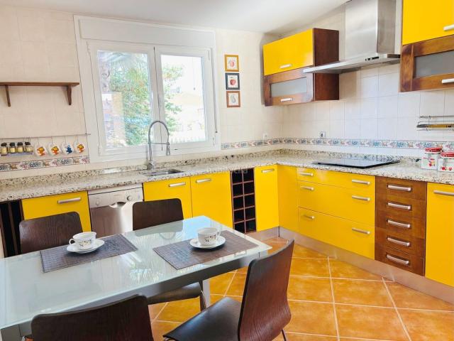 Chalet en venta en Serranillos del Valle. MAGNIFICA VIVIENDA UNIFAMILIAR INDEPENDIENTE. Chalets Serranillos del.