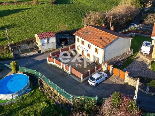 Chalet en venta en Siero, Parroquias Norte. PAÑEDA NUEVA CASA REFORMADA CON FINCA, PISCINA Y HUERTA CERCA DE OVIEDO, GIJÓN Y AVILÉS. Chalets.