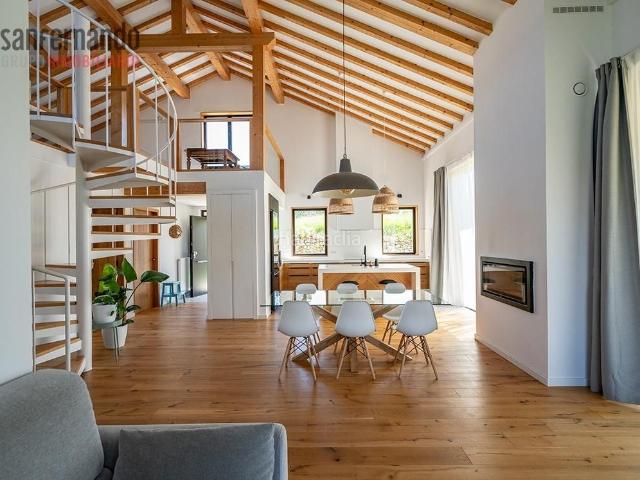 Chalet en venta en Suances. ESPECTACULAR CHALET INDIVIDUAL EN TAGLE. Chalets.