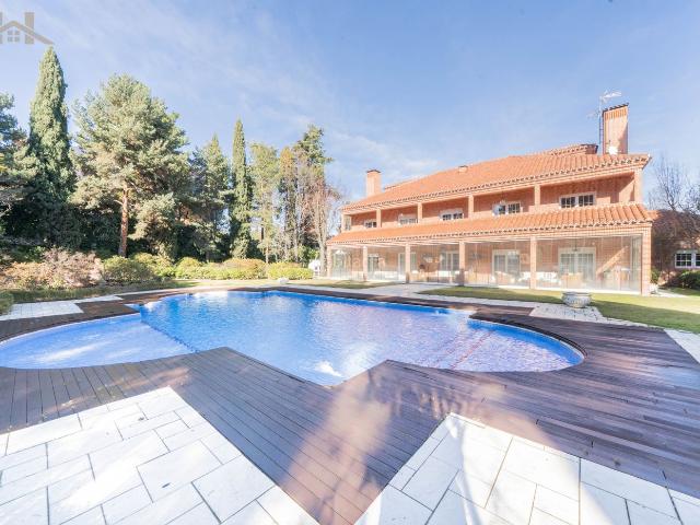 Chalet en venta en Pozuelo de Alarcón, Somosaguas. Casa o chalet independiente en venta en Somosaguas. Chalets Pozuelo de.