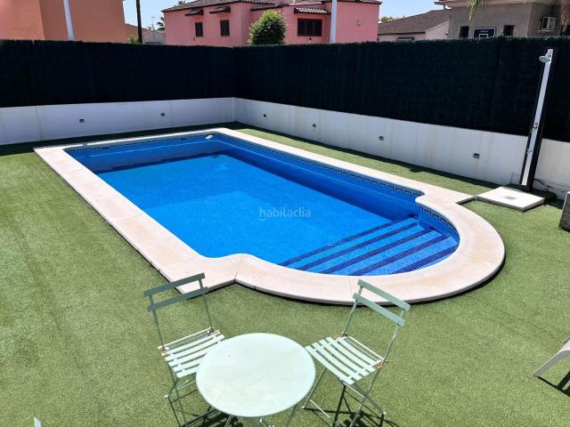 Chalet en venta en Pobla de Vallbona la, La Conarda. Chalet reformado en una planta, parcela esquinera y vivienda auxiliar. Chalets Pobla de Vallbona.
