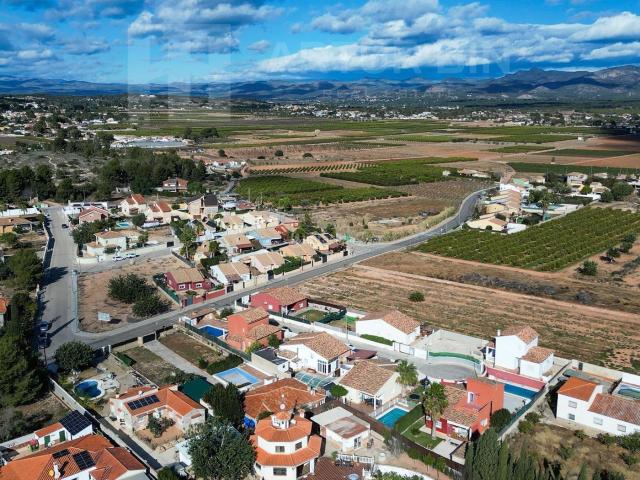 Chalet en venta en Pobla de Vallbona la, Pla dels Aljubs. Chalets Pobla de Vallbona.