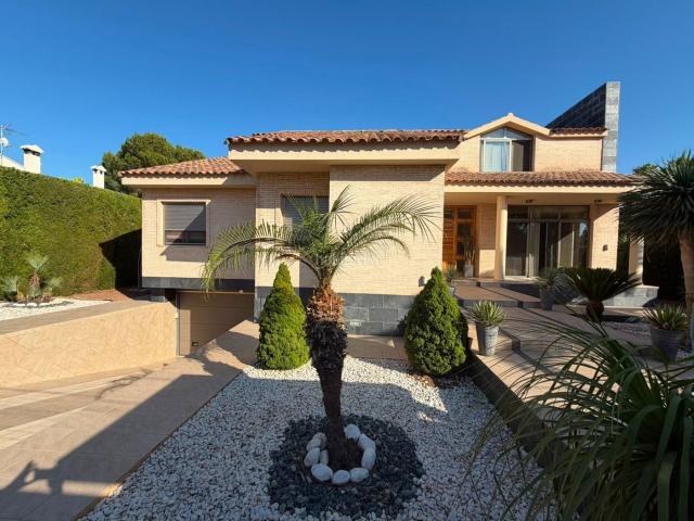 Chalet en venta en Pobla de Vallbona la, Rascanya. CHALET EN URBANIZACION MONTECOLORADO JUNTO A UN PARQUE Y PEGADO A LA POBLACION. Chalets Pobla de Vallbona.
