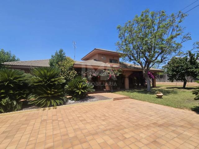 Chalet en venta en Pobla de Vallbona la, Rascanya. Chalets Pobla de Vallbona.