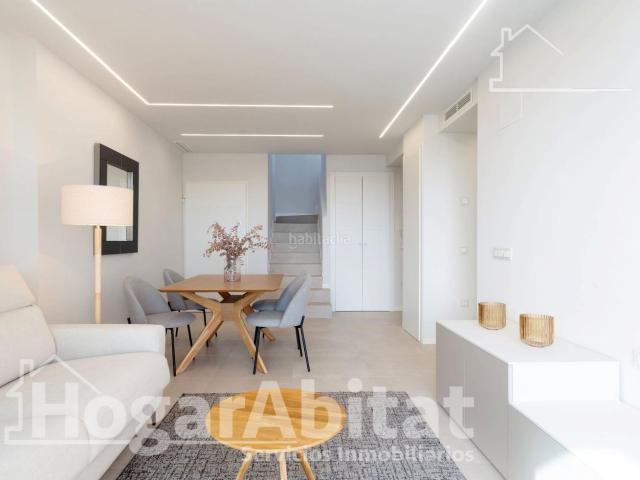 Chalet en venta en Poblets els. ESPECTACULAR VILLA! A ESTRENAR CON PISCINA PRIVADA, TERRAZA Y GARAJE. Chalets Poblets.