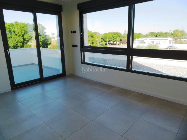 Chalet en venta en Poblets els. Fantástica villa de nueva construcción. Chalets Poblets.