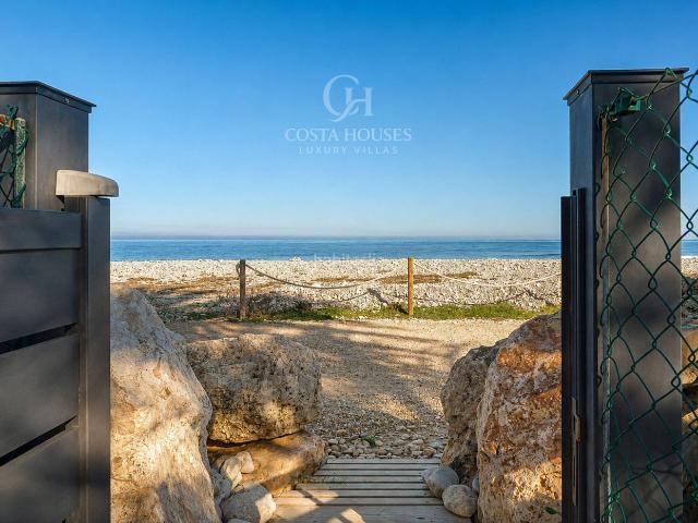Chalet en venta en Poblets els. VILLA ALMADRAVA CALMA MEDITERRÁNEA EN PRIMERA LÍNEA DE MAR DÉNIA. Chalets Poblets.