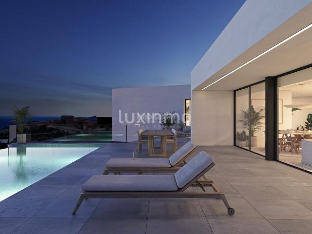 Chalet en venta en Poble Nou de Benitatxell el, Cumbre del Sol. Lujosa villa luminosa con impresionantes vistas al mar. Chalets Poble Nou de Benitatxell.