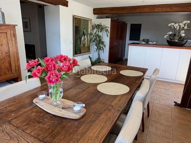 Chalet en venta en Poble Nou de Benitatxell el, Centro. Casa de alta gama con dos dormitorios y una amplia parcela privada en Benitachell, Costa Blanca. Vistas panorámicas al mar y al va. Chalets.