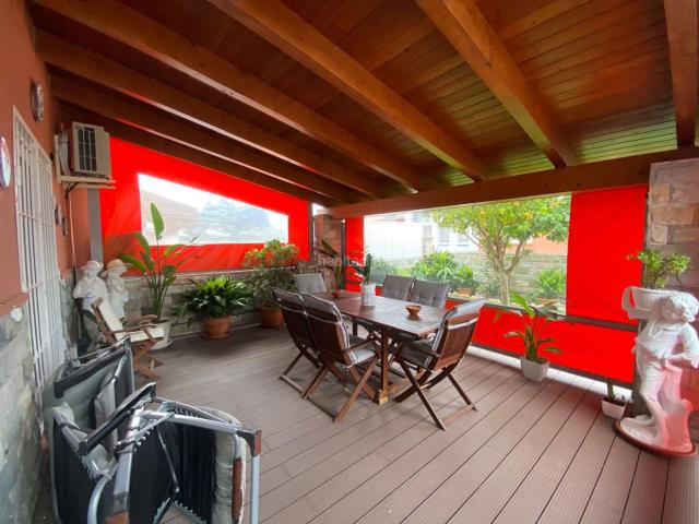 Chalet en venta en Polinyà. Polinya al lado del pabellón deportivo. Chalets.