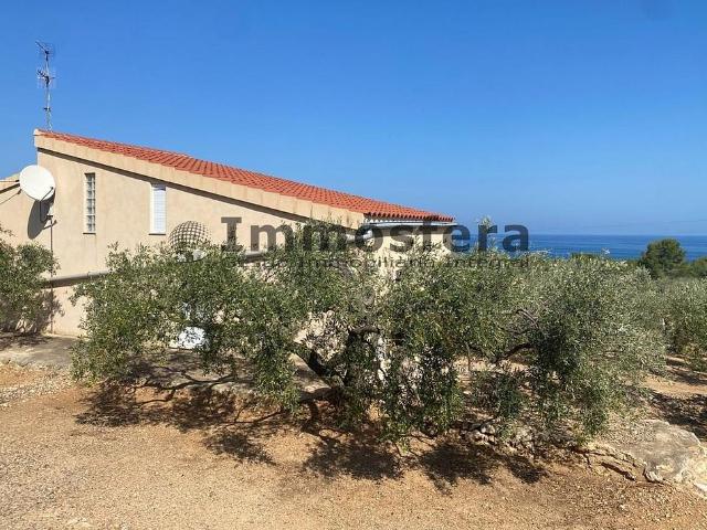 Chalet en venta en polígono Parc, Ametlla de Mar, l´, de 150 m² 4 habitaciones por 280.000